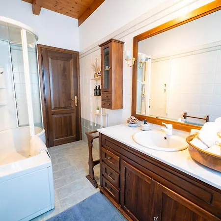 Casa Antonia Tra Laghi & Monti Villa *