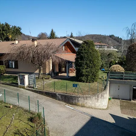 Casa Antonia Tra Laghi & Monti וילה