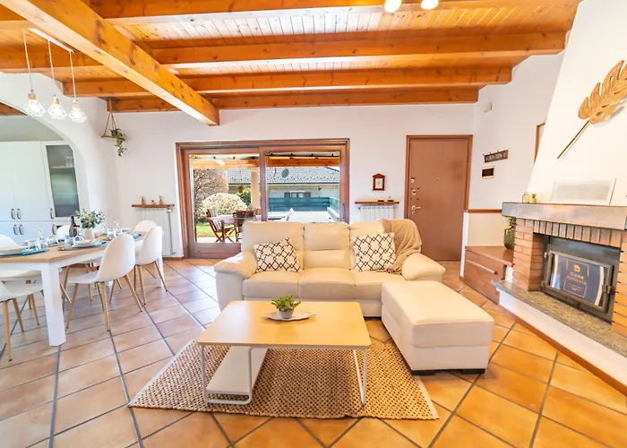 Casa Antonia Tra Laghi & Monti Armeno